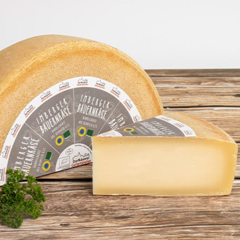 Bio-Käse nach Bergkäse-Art aus Weidemilch